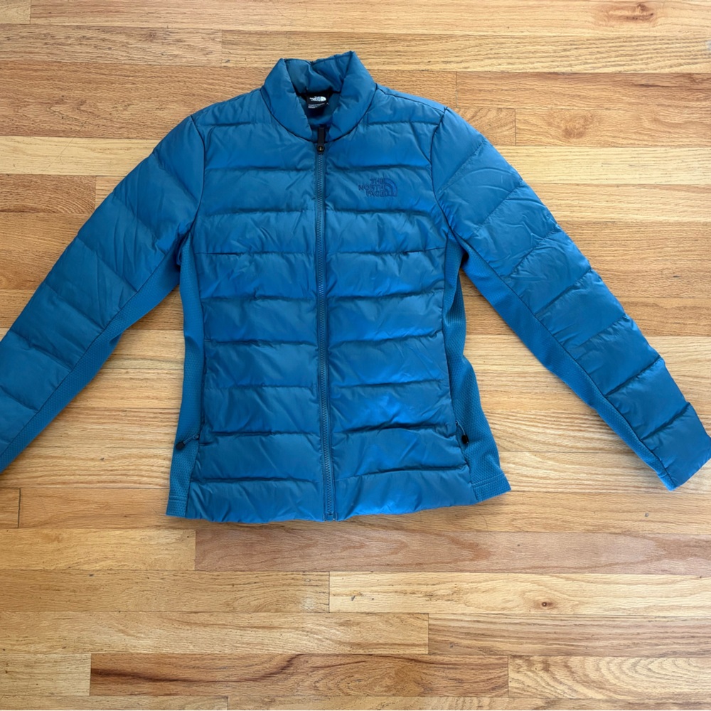 The North Face Woman’s Teal Puffer Jacket